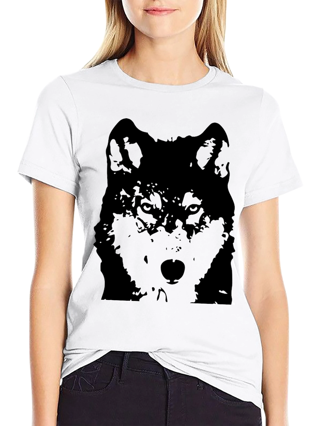 Wolf Graphic Print T-Shirt - Stylish Black Tee