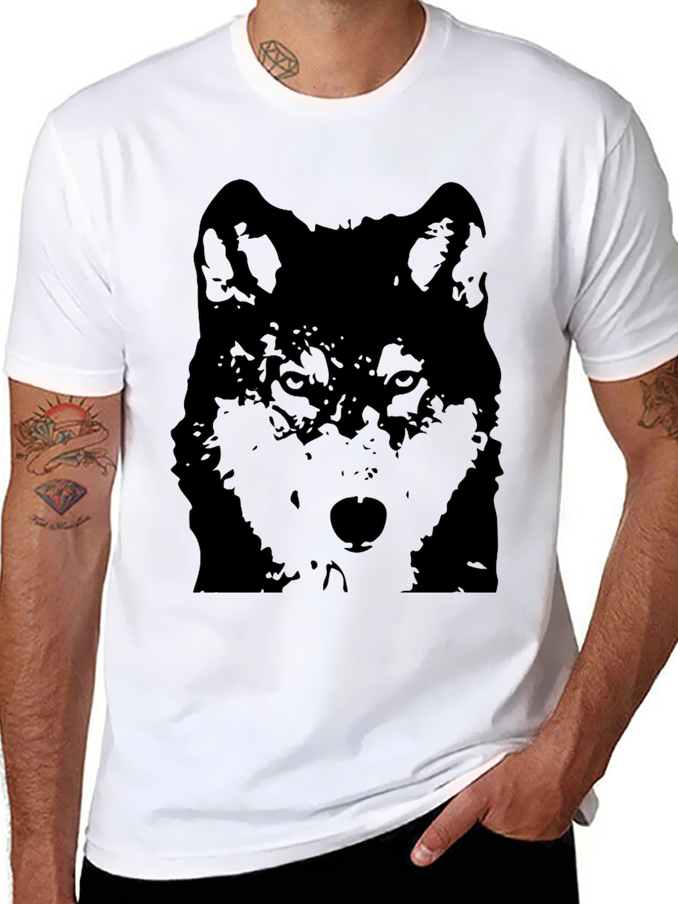 Wolf Graphic Print T-Shirt - Stylish Black Tee