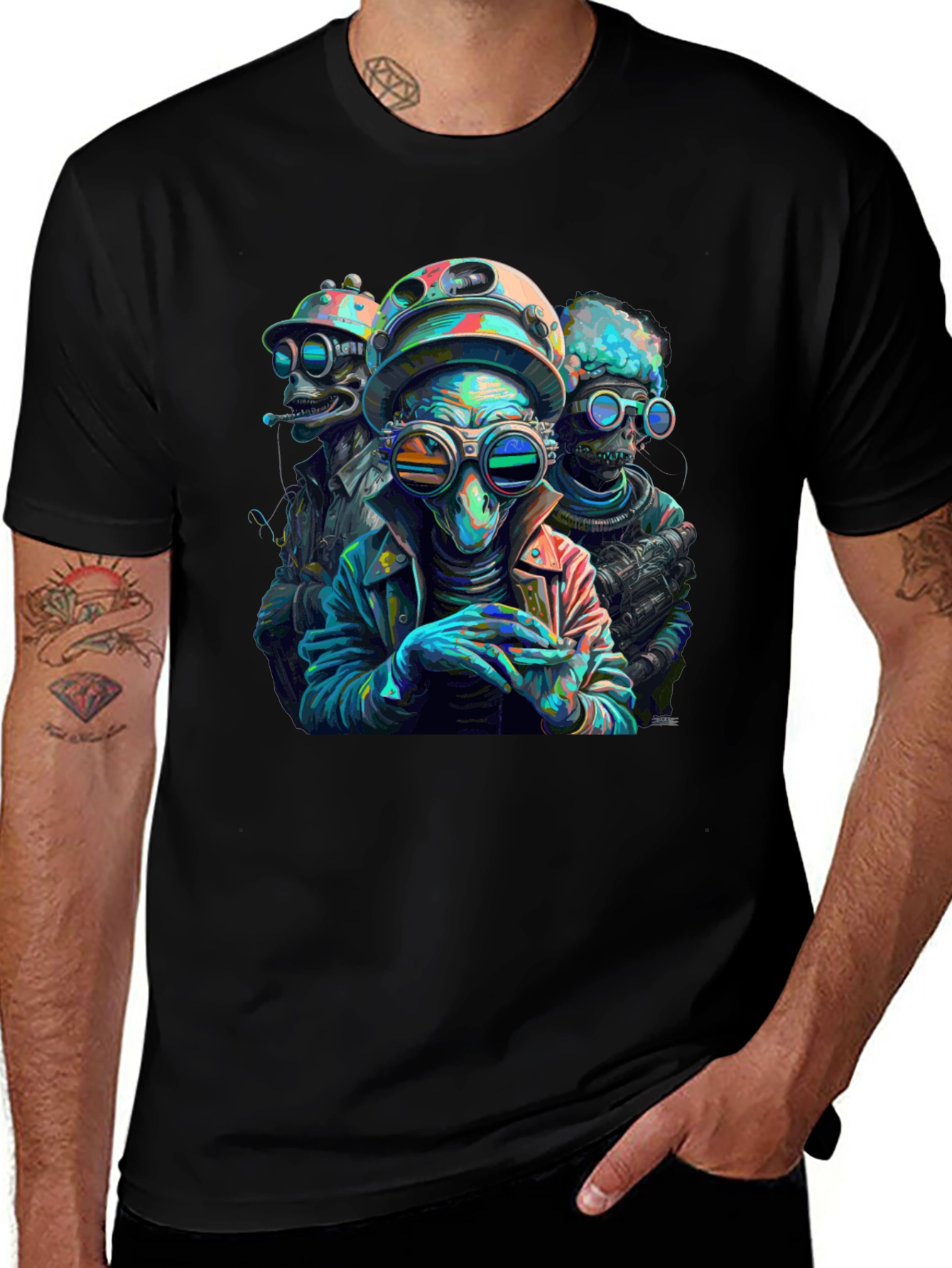 Alien Crew Graphic Tee - Sci-Fi Style